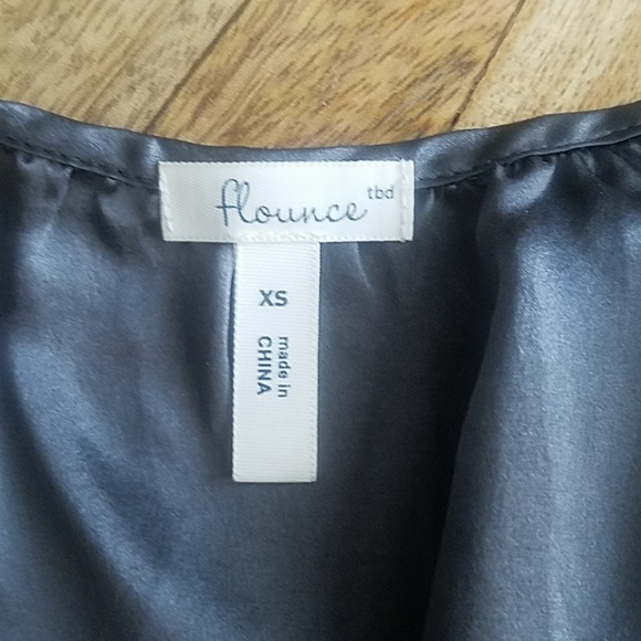 Dark grey silk dress with satin accents - Picture 3 of 4